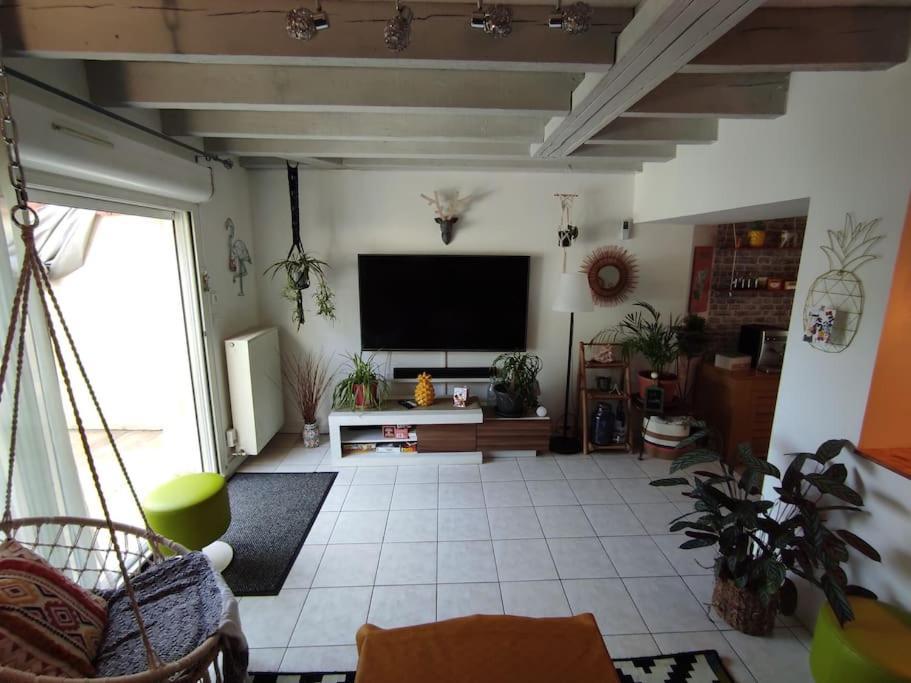 Chaleureuse Maison De Ville Avec Parking Gratuit Шинон Экстерьер фото